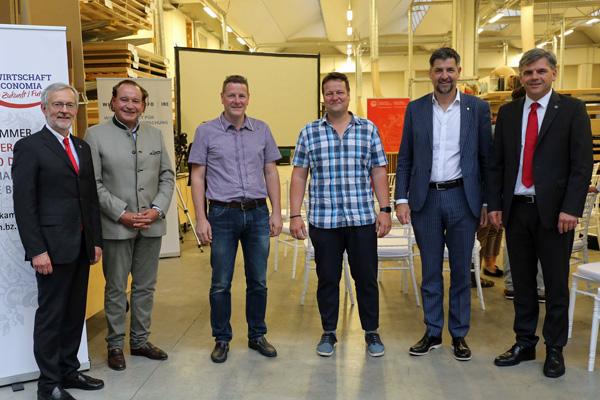 v.l.n.r Ebner, Mach, Lenz Gufler, Martin Gufler, Tauber, Lun v.l.n.r Ebner, Mach, Lenz Gufler, Martin Gufler, Tauber, Lun