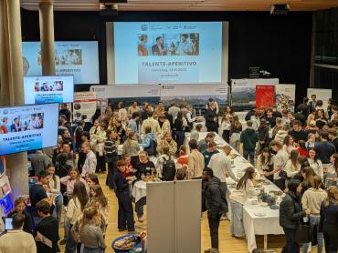 „Talente-Aperitivos“ der Handelskammer Bozen „Talente-Aperitivos“ der Handelskammer Bozen