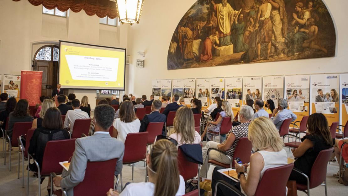 La consegna dei certificati si è svolta nell’elegante cornice del Palazzo Mercantile a Bolzano. La consegna dei certificati si è svolta nell’elegante cornice del Palazzo Mercantile a Bolzano.