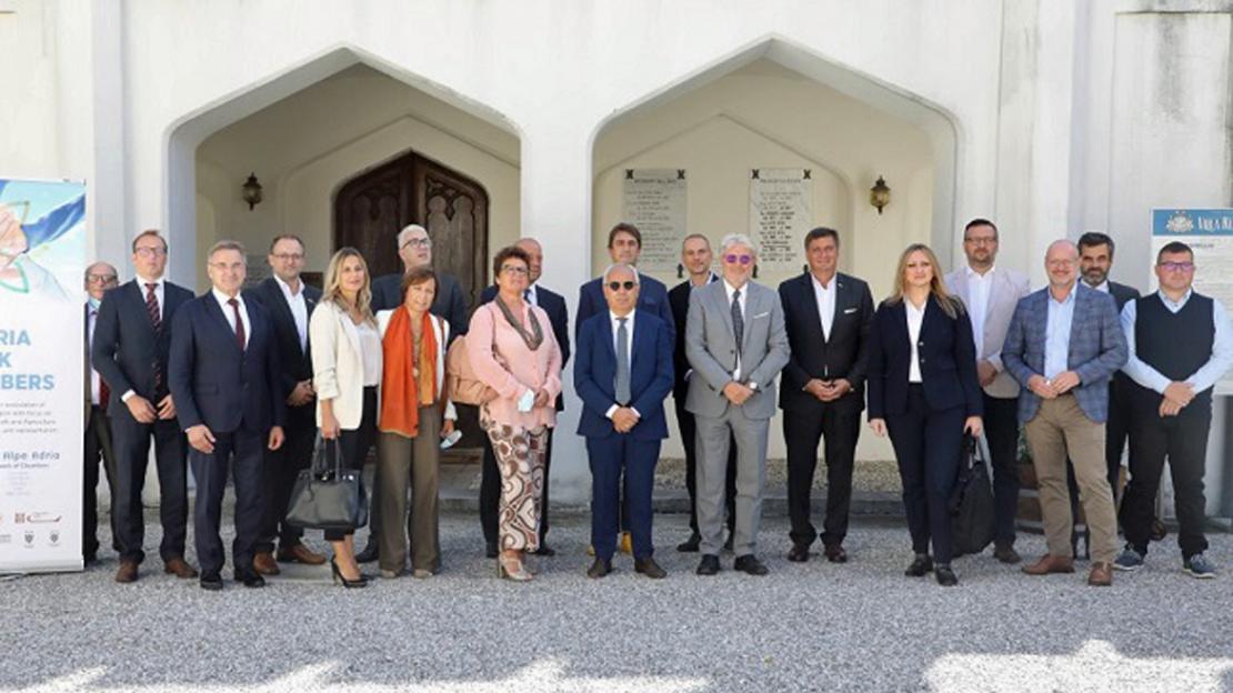 A Villa Russiz presso Capriva del Friuli è stato siglato l‘accordo di adesione al Network della Nuova Alpe Adria A Villa Russiz presso Capriva del Friuli è stato siglato l‘accordo di adesione al Network della Nuova Alpe Adria