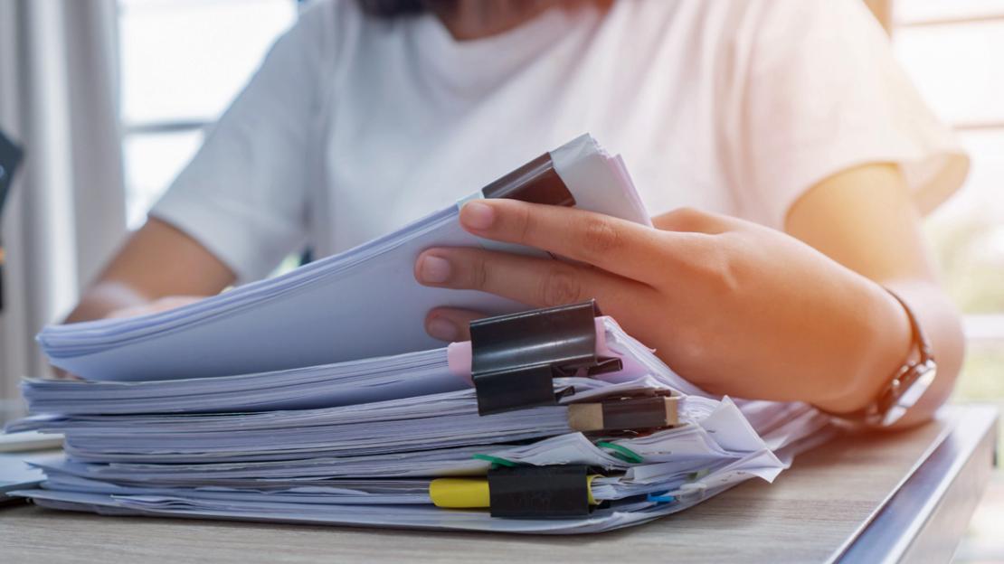 Neben der Bewertung neuer Gesetze ist es wichtig, stets die Notwendigkeit und den Mehrwert bestehender Gesetze zu prüfen. Neben der Bewertung neuer Gesetze ist es wichtig, stets die Notwendigkeit und den Mehrwert bestehender Gesetze zu prüfen.