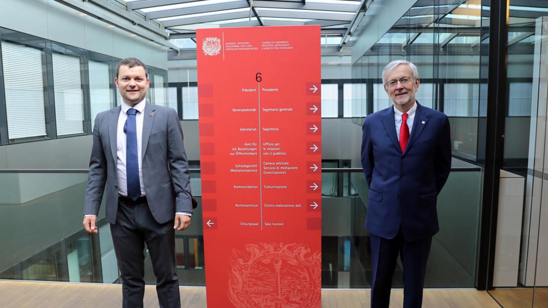 Matthias von Wenzl (a sinistra) e Michl Ebner (a destra) hanno siglato l’accordo di cooperazione Matthias von Wenzl (a sinistra) e Michl Ebner (a destra) hanno siglato l’accordo di cooperazione