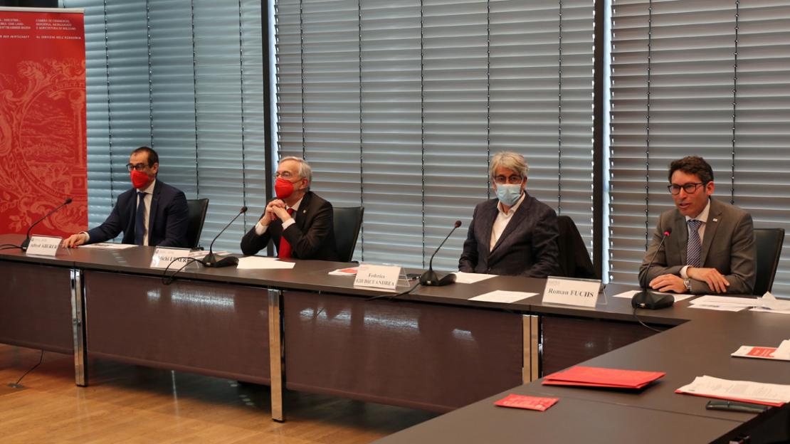 Pressekonferenz in der Handelskammer Bozen Pressekonferenz in der Handelskammer Bozen
