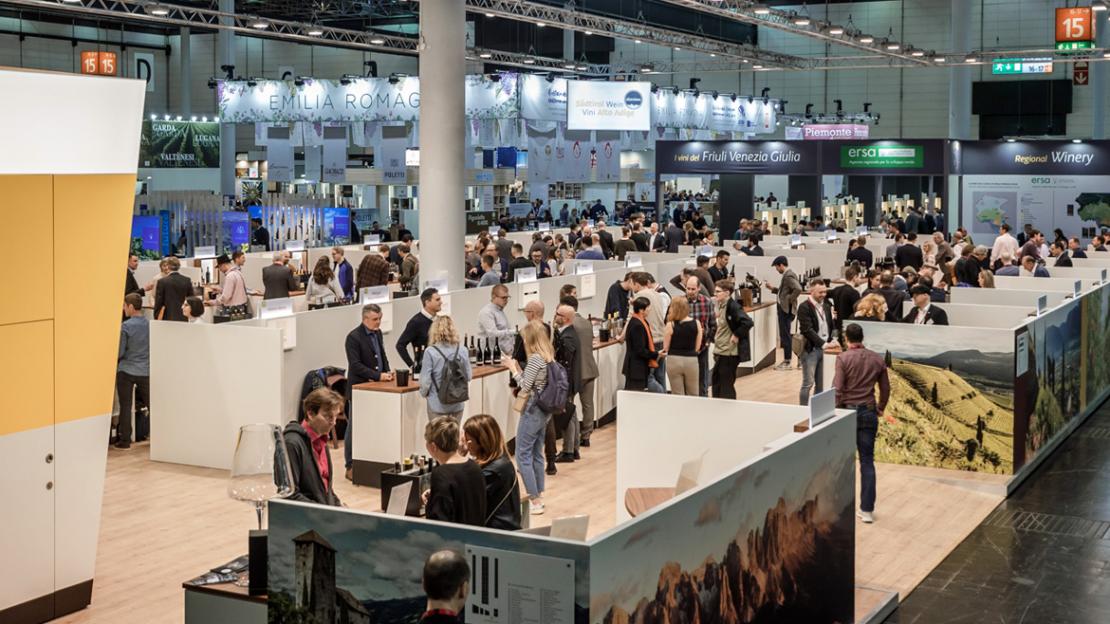 Nello stand collettivo hanno esposto i propri vini ben 38 produttori altoatesini Nello stand collettivo hanno esposto i propri vini ben 38 produttori altoatesini