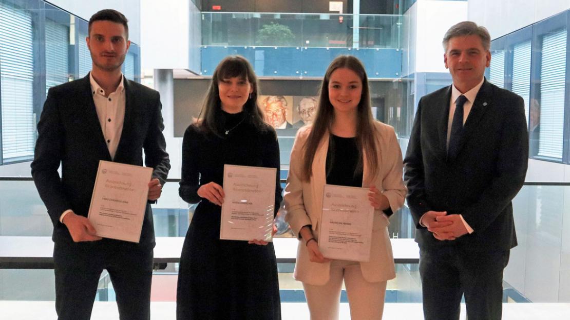 Fabio Zanderigo Jona, Vivien Lambacher, Nadine Bachmann, Georg Lun Fabio Zanderigo Jona, Vivien Lambacher, Nadine Bachmann, Georg Lun