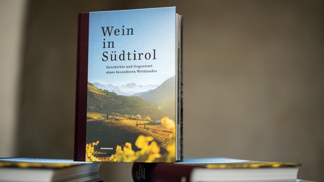 Das Buch ist im Athesia-Tappeiner Verlag erschienen Das Buch ist im Athesia-Tappeiner Verlag erschienen
