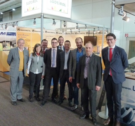 Nella foto: I partecipanti alla fiera Hannover 2015